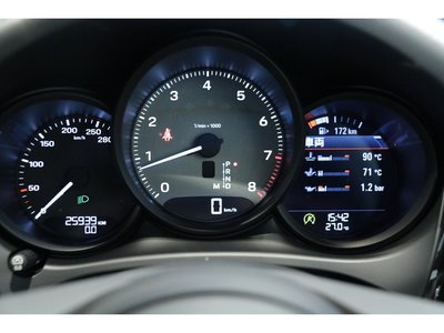 2022 Porsche MACAN — миниатюра 29