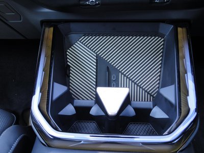2025 BMW X3 缩略图 16