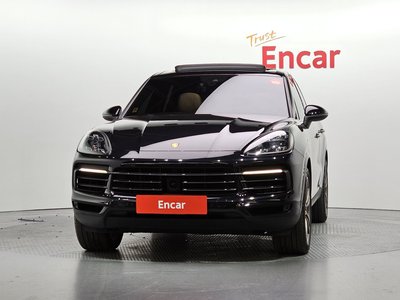 2019 Porsche CAYENNE photo 2