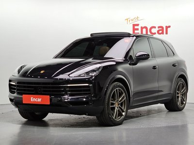 2019 Porsche CAYENNE photo 1