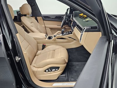 2019 Porsche CAYENNE photo 10