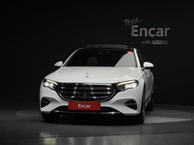 صورة 2 لـ 2024 Mercedes-BENZ E-CLASS