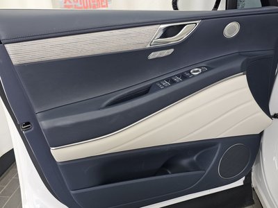 2024 Genesis GV80 thumbnail 14