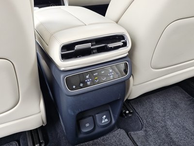 2024 Genesis GV80 thumbnail 22