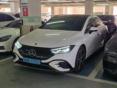 MERCEDES-BENZ EQE - 2