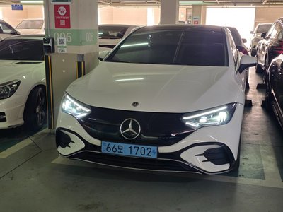 MERCEDES-BENZ EQE - 4