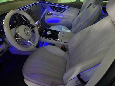 MERCEDES-BENZ EQE - 10