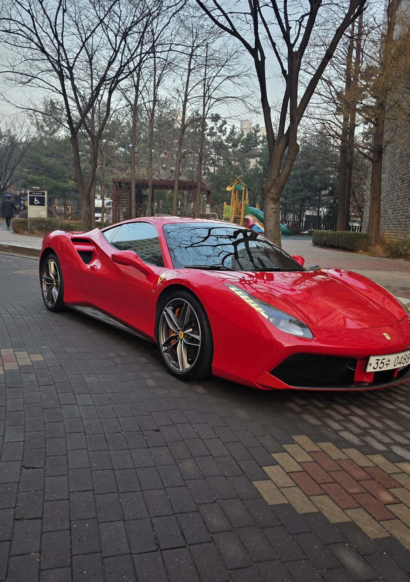 FERRARI 488 GTB - View 1