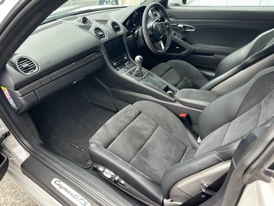 صورة 9 لـ 2021 Porsche 718
