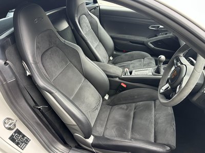 صورة 8 لـ 2021 Porsche 718