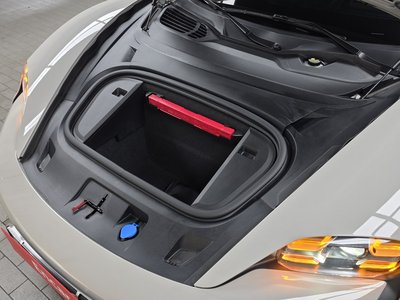 صورة 7 لـ 2024 Porsche TAYCAN