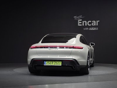 صورة 4 لـ 2024 Porsche TAYCAN