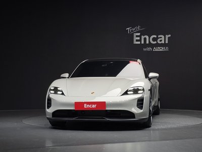 صورة 3 لـ 2024 Porsche TAYCAN