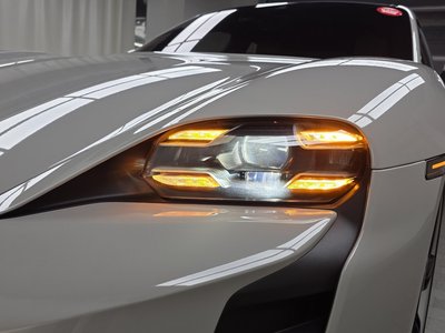 صورة 9 لـ 2024 Porsche TAYCAN