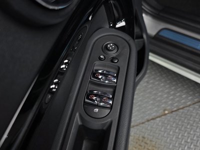 صورة مصغرة 30 لـ 2024 MINI COOPER COUNTRYMAN