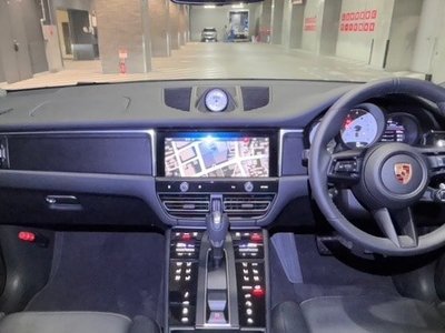 PORSCHE MACAN - 5