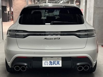 PORSCHE MACAN - 4