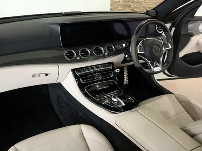 MERCEDES-BENZ E-CLASS - 8