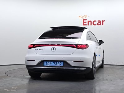 MERCEDES-BENZ EQE - 3