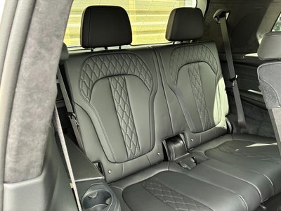 2025 BMW X7 — миниатюра 34