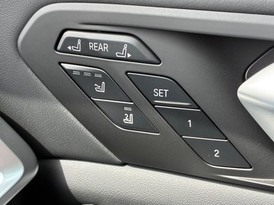 2025 BMW X7 — миниатюра 23