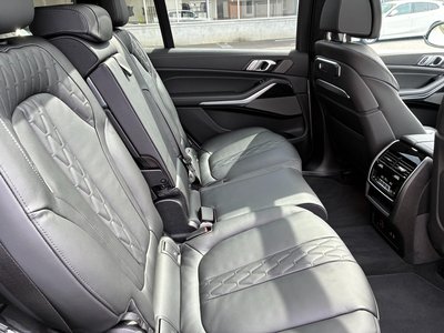 2025 BMW X7 — миниатюра 33