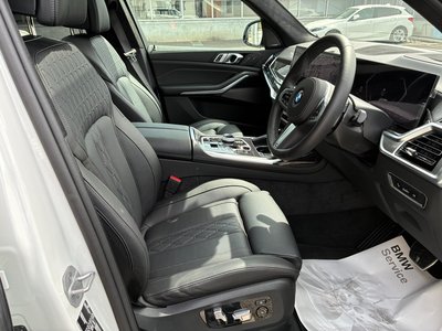 2025 BMW X7 — миниатюра 32