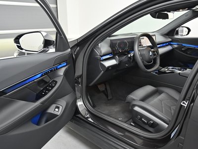 2025 BMW 5 SERIES — миниатюра 11