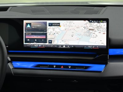 2025 BMW 5 SERIES — миниатюра 14