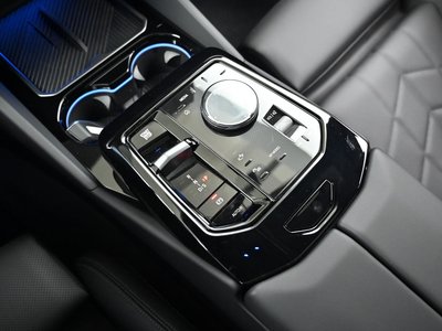 2025 BMW 5 SERIES — миниатюра 20