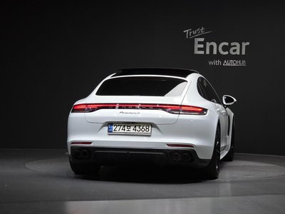 PORSCHE PANAMERA - 4