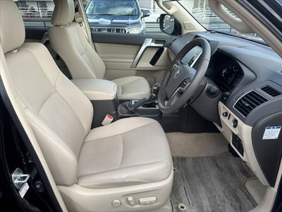 TOYOTA LAND CRUISER PRADO - 8