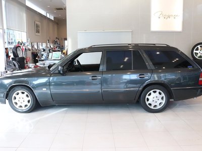 MERCEDES-BENZ E-CLASS - 7