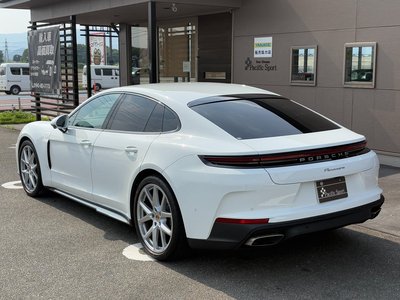 PORSCHE PANAMERA - 8
