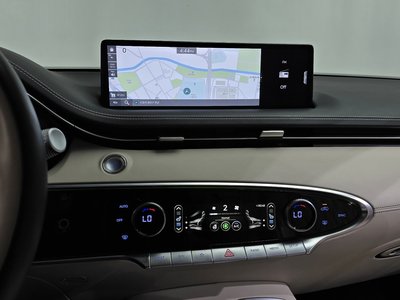 2021 Genesis GV70 thumbnail 19