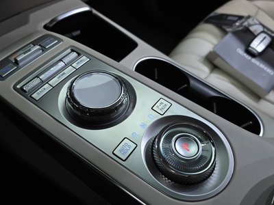 2021 Genesis GV70 thumbnail 13