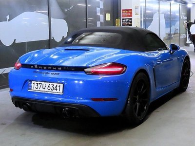 PORSCHE 718 BOXSTER - 5
