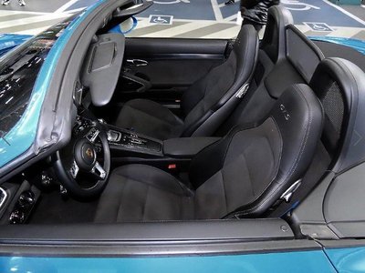 PORSCHE 718 BOXSTER - 9