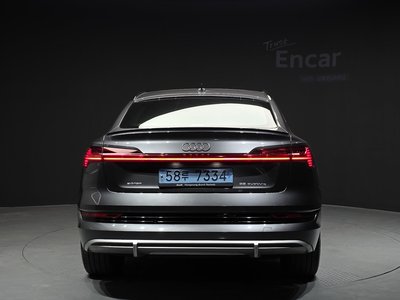 AUDI E-TRON - 3