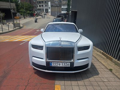 ROLLS-ROYCE PHANTOM - 1
