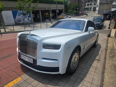 ROLLS-ROYCE PHANTOM - 6