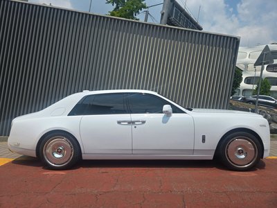ROLLS-ROYCE PHANTOM - 2