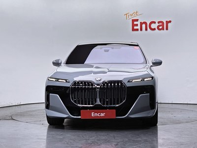 BMW 7 SERIES - 2