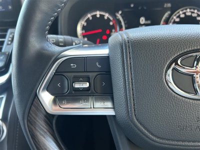 TOYOTA LAND CRUISER 300 - 9