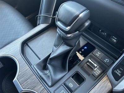 TOYOTA LAND CRUISER 300 - 6
