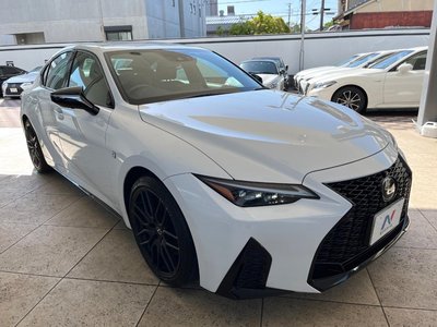 LEXUS IS - 10