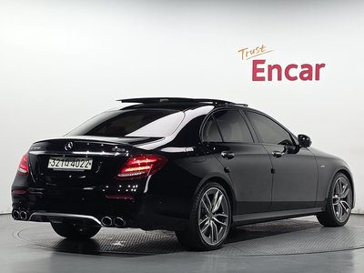 MERCEDES-BENZ E-CLASS - 4