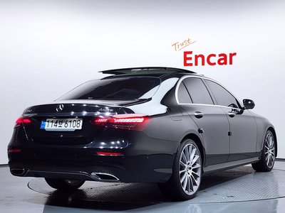 MERCEDES-BENZ E-CLASS - 4