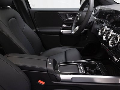 2025 Mercedes-BENZ EQB 照片 9