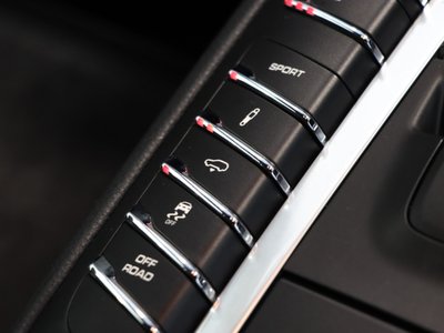 صورة مصغرة 16 لـ 2021 Porsche MACAN